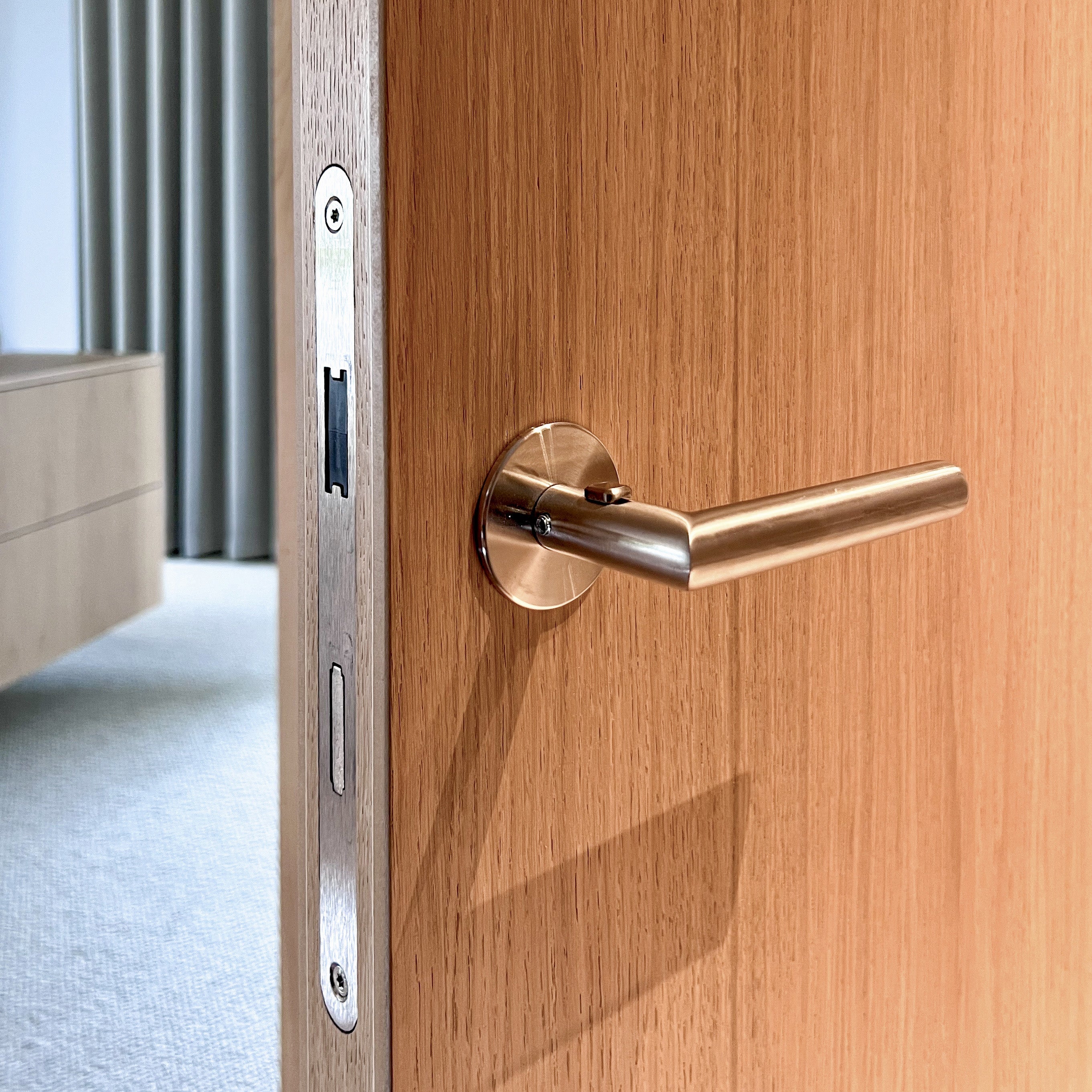 Sisäoven painikkeet